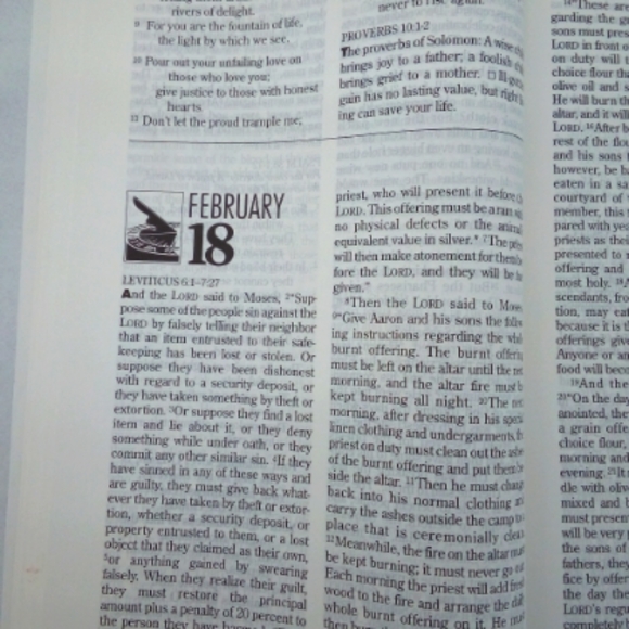 The One Year Bible Premium Slimline New Living Translation Hardcover NLT - Picture 7 of 8